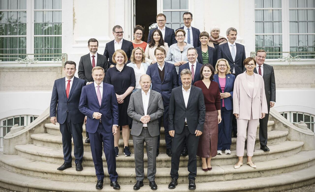 Cum iese Germania din RECESIUNE? Olaf Scholz și-a dus guvernul în teambuilding unde s-a decis încurajarea investițiilor și scutirea de taxe