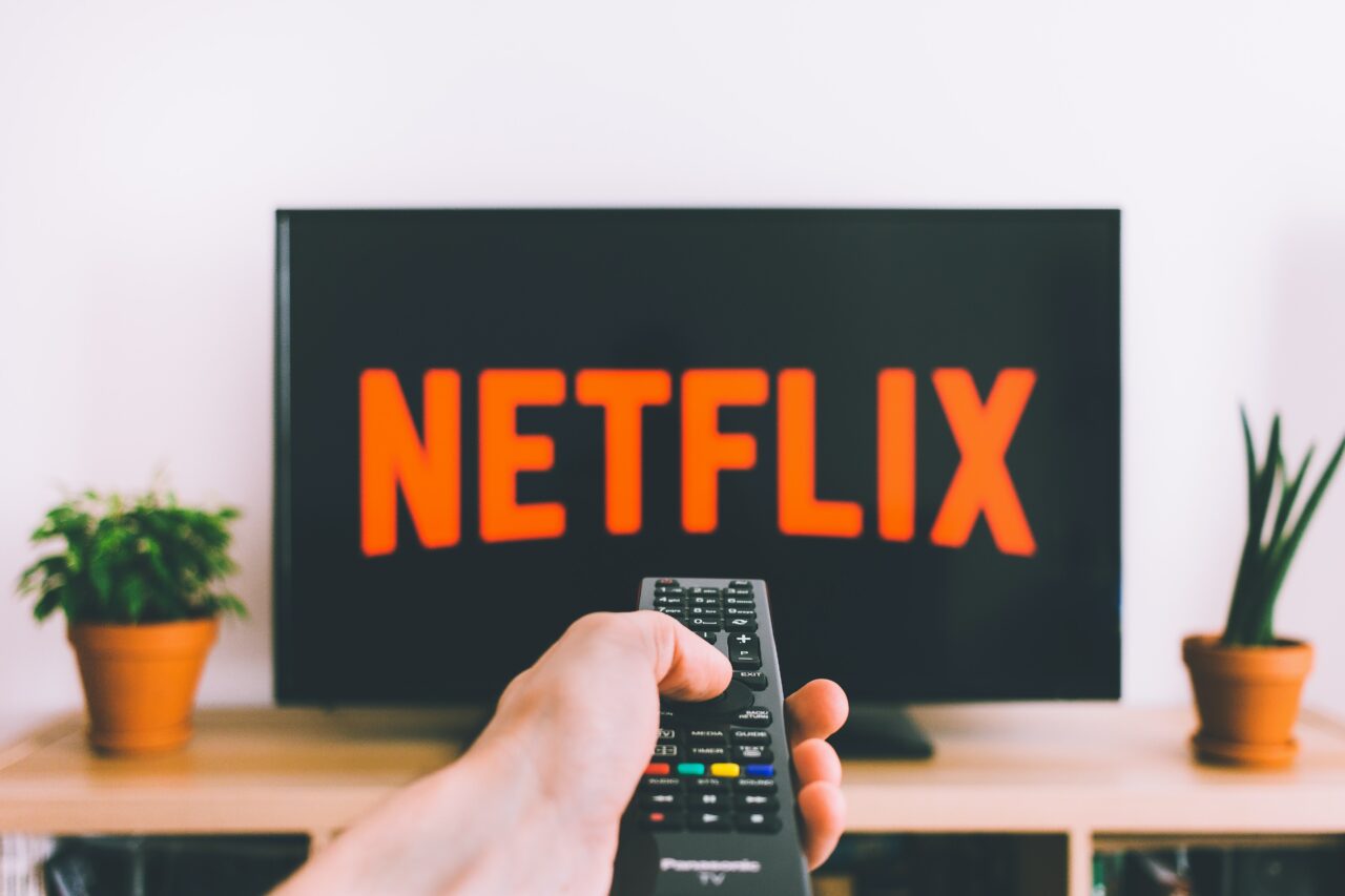 Ce ascunde platforma Netflix. Care sunt codurile secrete care te duc într-o altă lume. Ce poți vedea după ce le introduci
