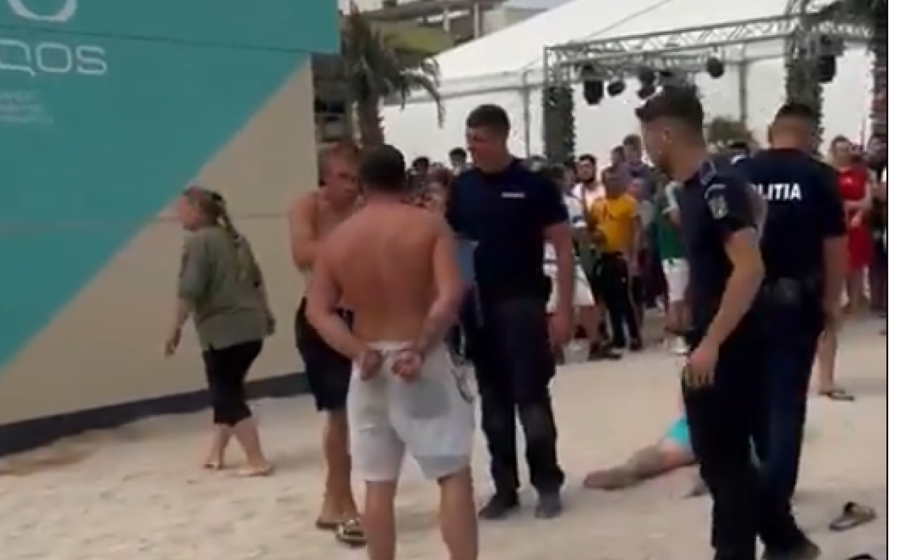 VIDEO Incident violent pe plaja din COSTINEȘTI. Scandalagii au plecat în cătușe după o bătaie de pomină jandarmii și polițiștii