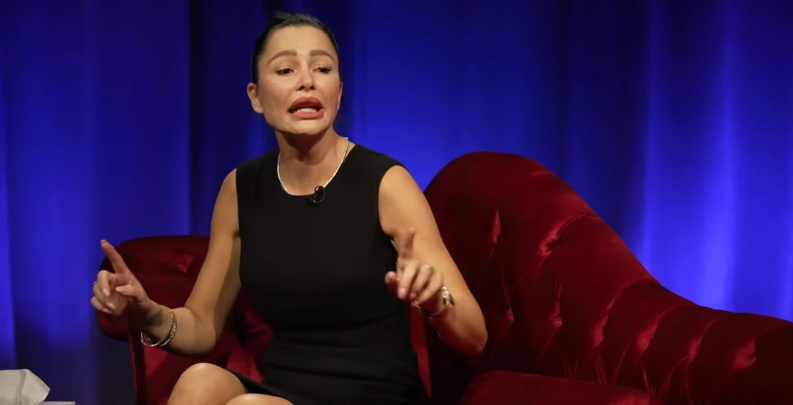 FOTO / Brigitte Pastramă merge pe naturalețe. A RENUNȚAT la acidul din buze, la extensii și la gene false
