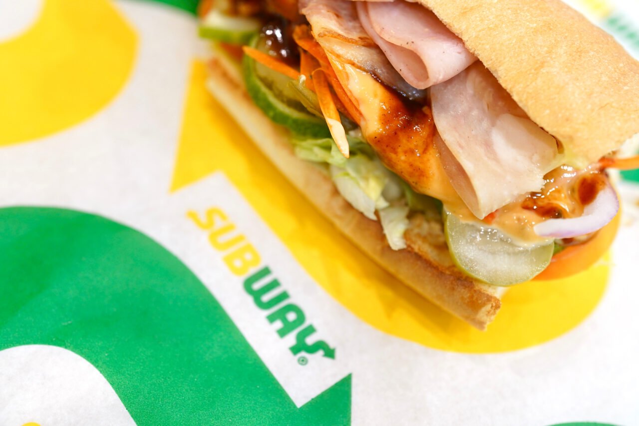 Lanțul de restaurante fast-food Subway ar putea fi vândut pentru 9,6 miliarde de dolari. Cine e interesat să cumpere