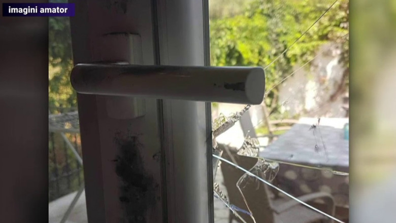Români JEFUIȚI în Grecia, în timp ce se aflau la plajă. Hoții au spart vila în care erau cazați pe insula Thasos, dar au furat doar anumite lucruri