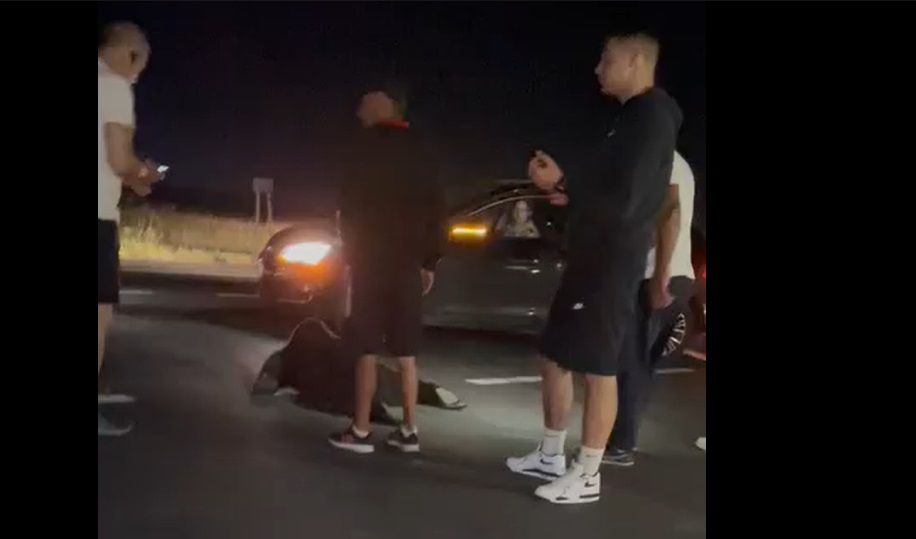 VIDEO | Un urs a fost lovit de mașină pe drmul național care leagă Brașovul de Pitești. Atenție! Imagini cu puternic IMPACT emoțional