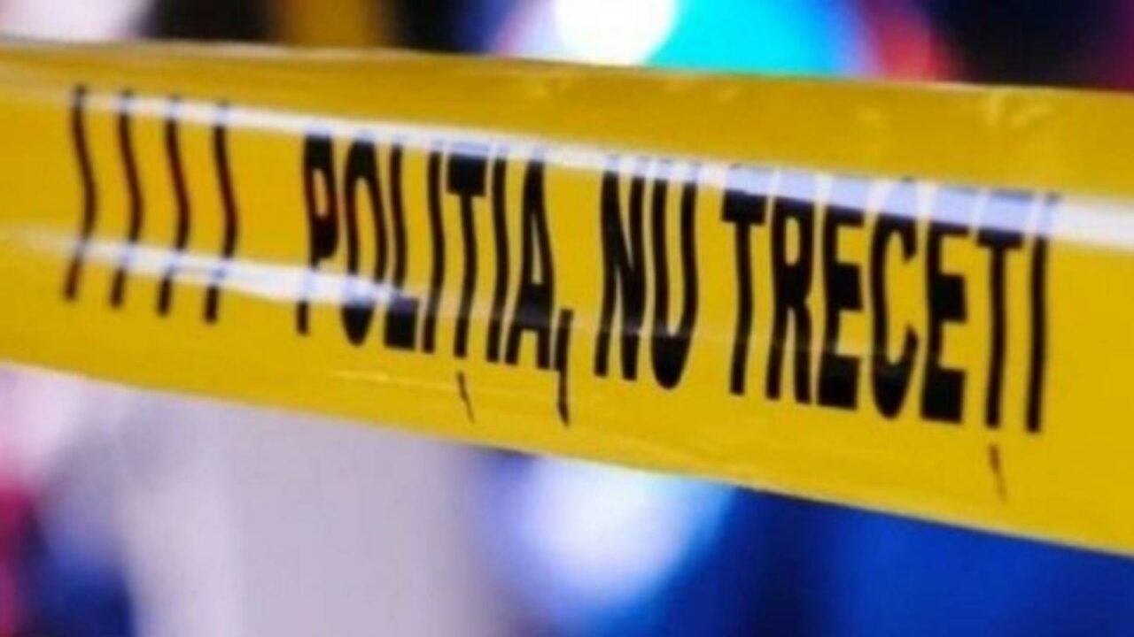 PLAN ROȘU de intervenție activat în Olt, după ce un autobuz și o autoutilitară s-au ciocnit. 55 de persoane, implicate în accident