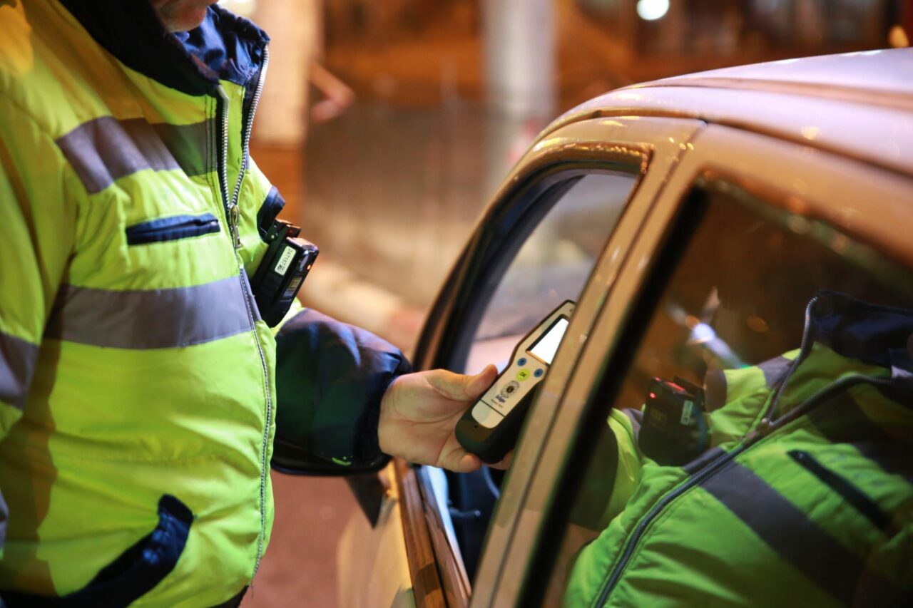 POLIȚIST drogat, a dat cu mașina peste o femeie, în Caracal. Cum a încercat să mușamalizeze accidentul