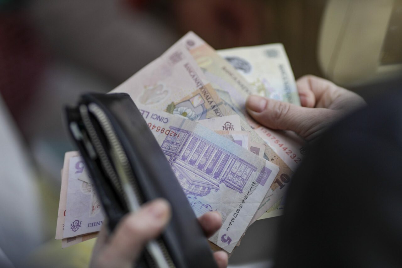 Ministerul Muncii: Beneficiile sociale pentru persoanele cu dizabilități vor fi virate în AVANS pe 13 septembrie