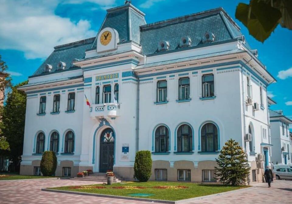 Primăria Municipiului Pitești demarează proiectul „Renovare energetică a clădirii Primăriei Municipiului Pitești”