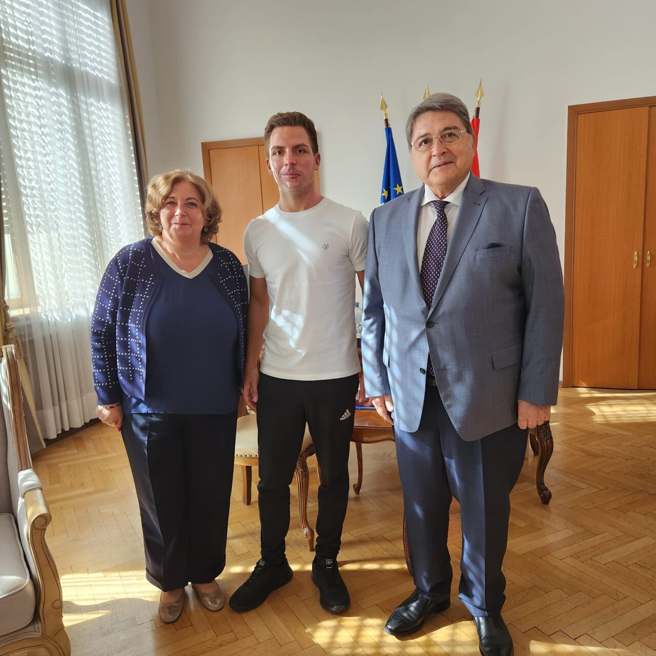 VIDEO | Primul pompier recuperat și repatriat din lotul CREVEDIA se întoarce acasă: „E treabă de făcut!”