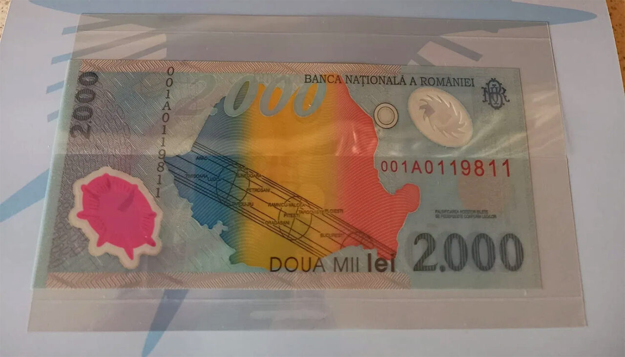 Suma URIAȘĂ cu care se vinde acum, în septembrie 2023, o bancnotă de 2.000 de lei cu Eclipsa din 1999