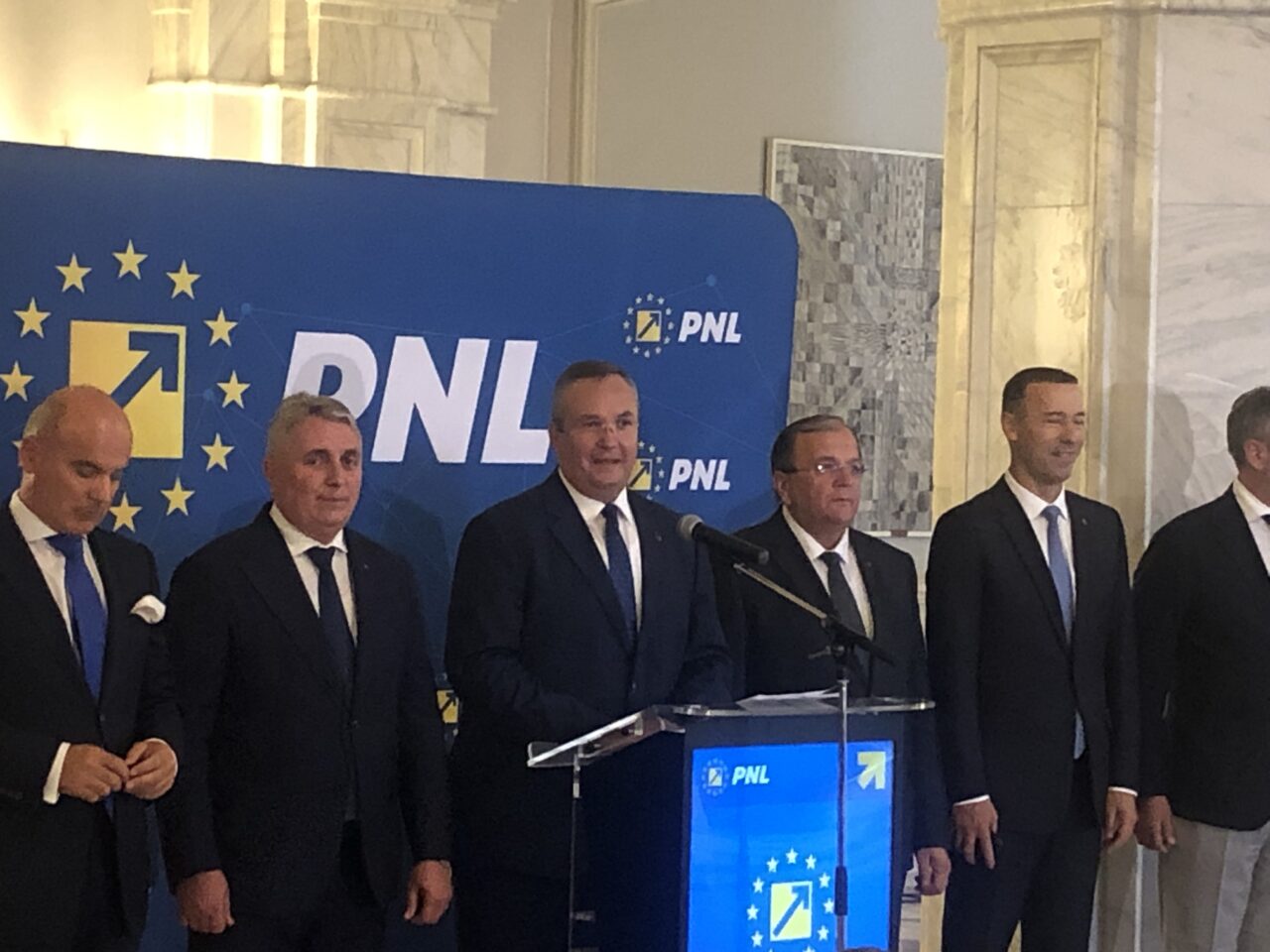PNL a votat pentru asumarea răspunderii premierului Marcel Ciolacu. Nicolae Ciucă: Nu este nevoie de pact de neagresiune cu PSD