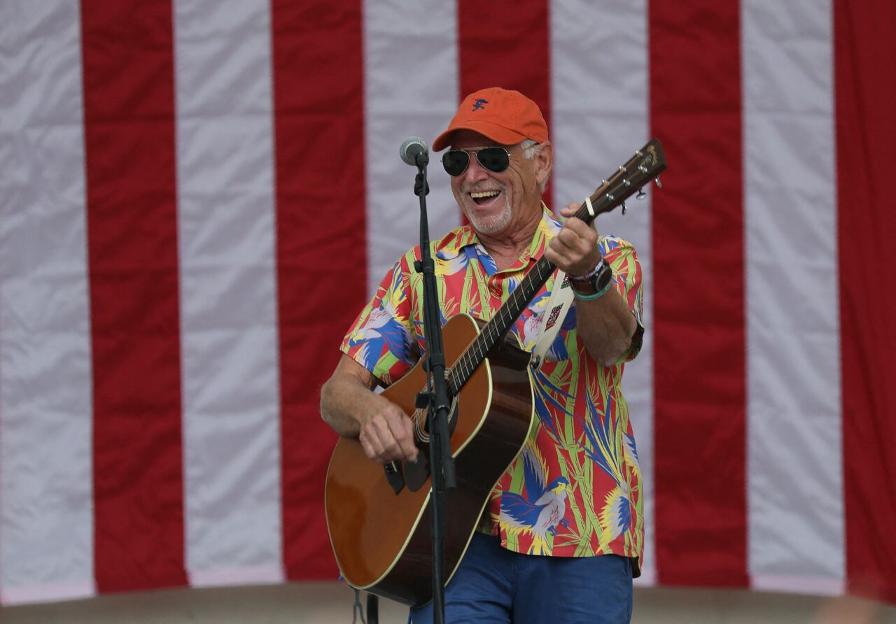 Ultimul album al lui Jimmy Buffett, ”Equal Strain on All Parts”, va fi lansat în această toamnă. Cântărețul a murit pe 1 septembrie