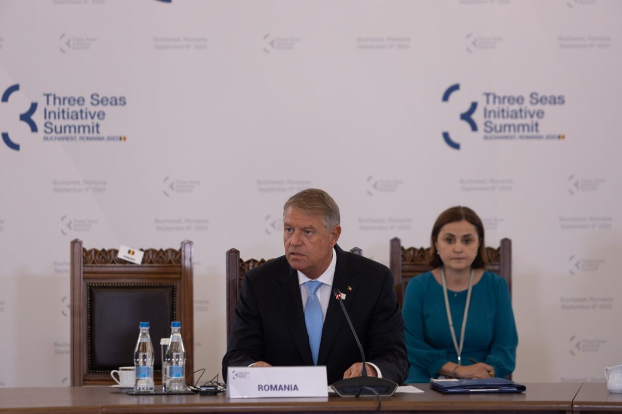Klaus Iohannis, discuție cu secretarul general NATO, Jens Stoltenberg, după ce au fost descoperite noi fragmente dintr-o dronă rusească în România
