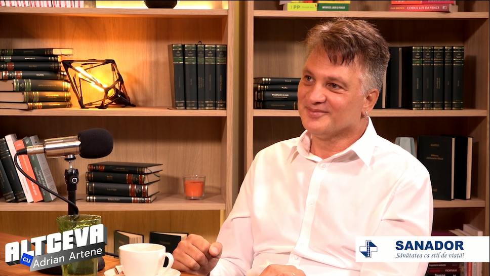 VIDEO | Artistul Mihai Onilă a vorbit la Podcastul ALTCEVA despre cum să ne construim fericirea