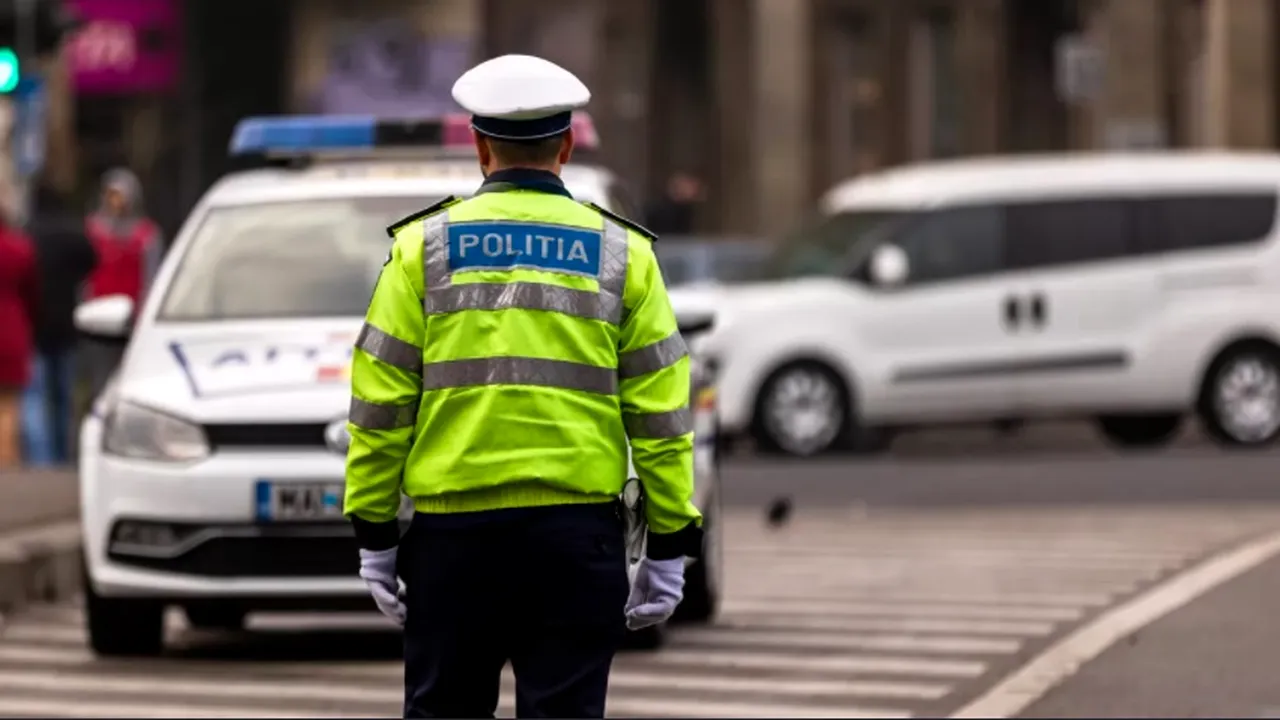 Un șofer din Caraş-Severin care s-a legitimat drept POLIȚIST a oprit în trafic o mașină. Ce a urmat este greu de imaginat