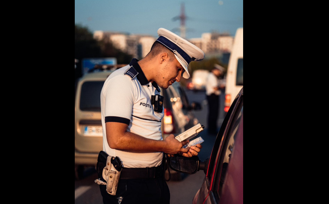 Adolescent de 16 ani, arestat la domiciliu după ce a fost prins la volan în București. Polițiștii cred că era sub influența DROGURILOR