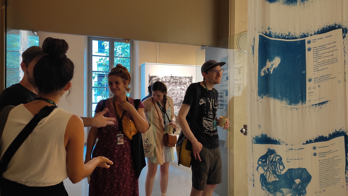 ”Share, Tag or Dye Again”, instalația colectivă ce reunește peste 300 de artiști din 35 de țări, între 23 și 30 septembrie, la București
