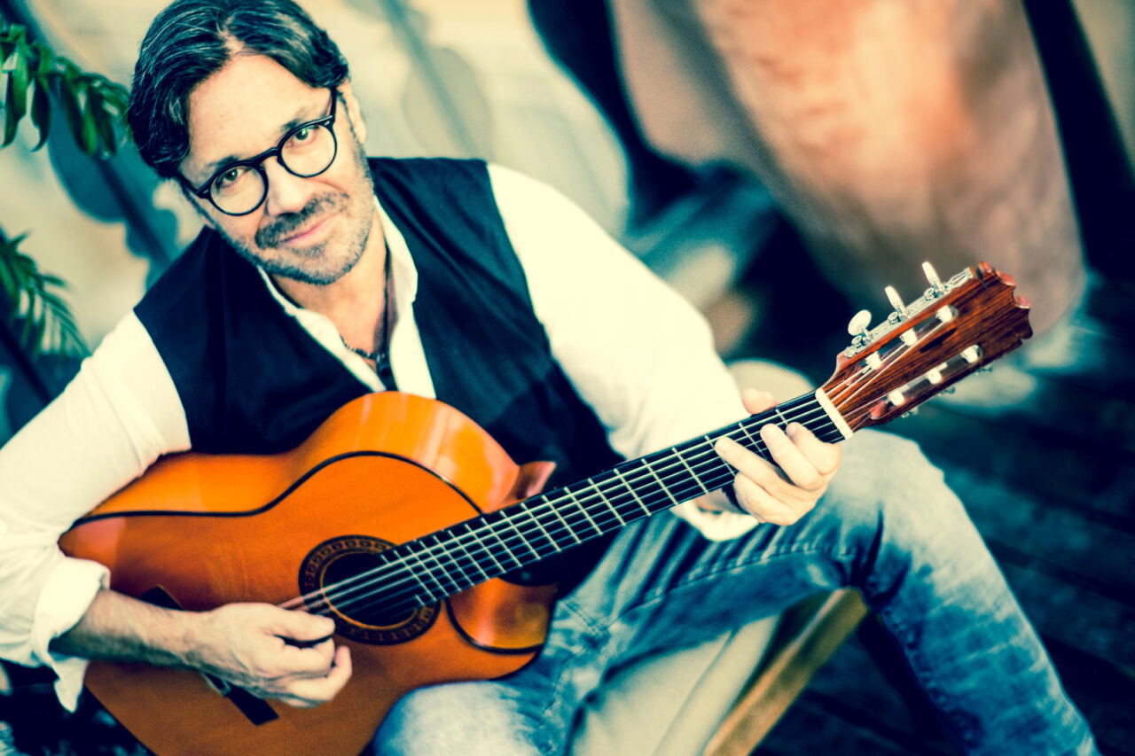 AL DI MEOLA concertează luna aceasta la București