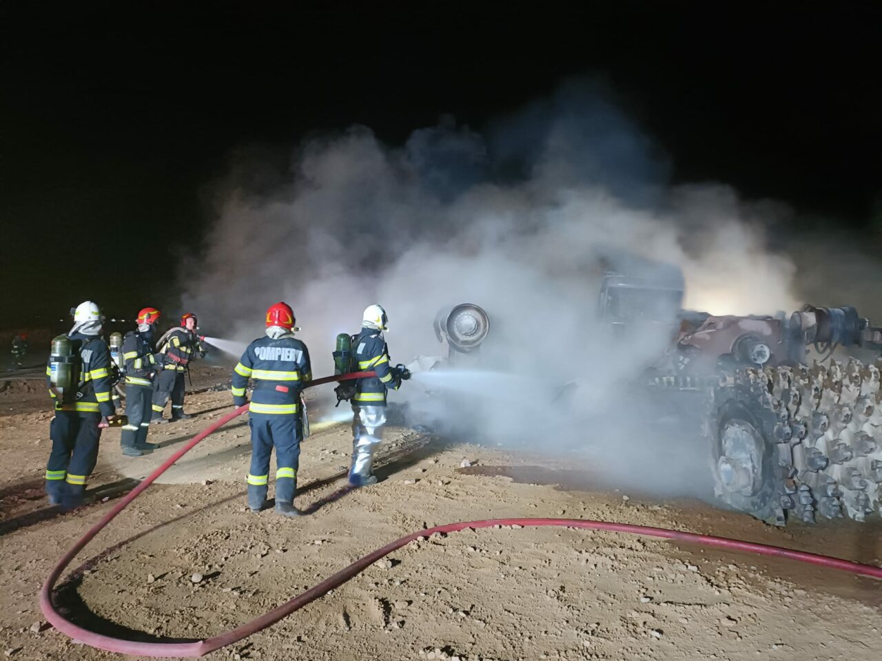 UPDATE | Explozie URIAȘĂ la magistrala de gaz din Călimănești. 4 muncitori au murit pe loc, alți 5 au fost răniți