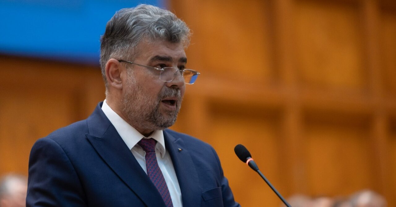 VIDEO | Ciolacu își asumă răspunderea în Parlament pe Legea fiscal-bugetară: Se vor desființa mii de posturi de șefi cu toată salba de consilieri