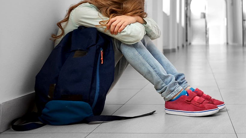 Adolescentă de 15 ani, TERORIZATĂ de un individ, într-un tramvai din București. Bărbatul de 46 de ani a pipăit-o de mai multe ori