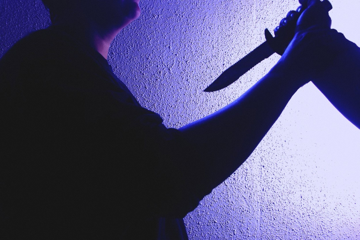 Petrecere ÎNSÂNGERATĂ: Un tânăr de 20 de ani a fost înjunghiat mortal la un majorat în Iași