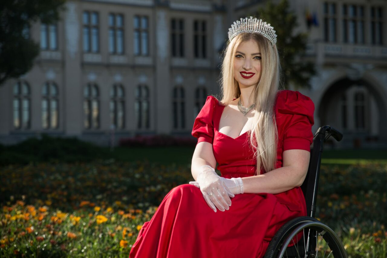 EXCLUSIV | Povestea româncei de la ”Miss Wheelchair World”, concurs mondial de frumusețe pentru persoane cu dizabilități. „Am avut multe peripeții”