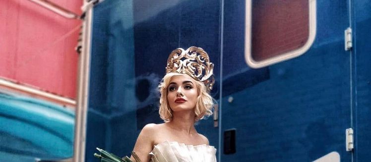 FOTO / Ana Morodan, în COSTUM DE BAIE. În ce ipostaze s-a lăsat fotografiată ”Contesa Digitală”