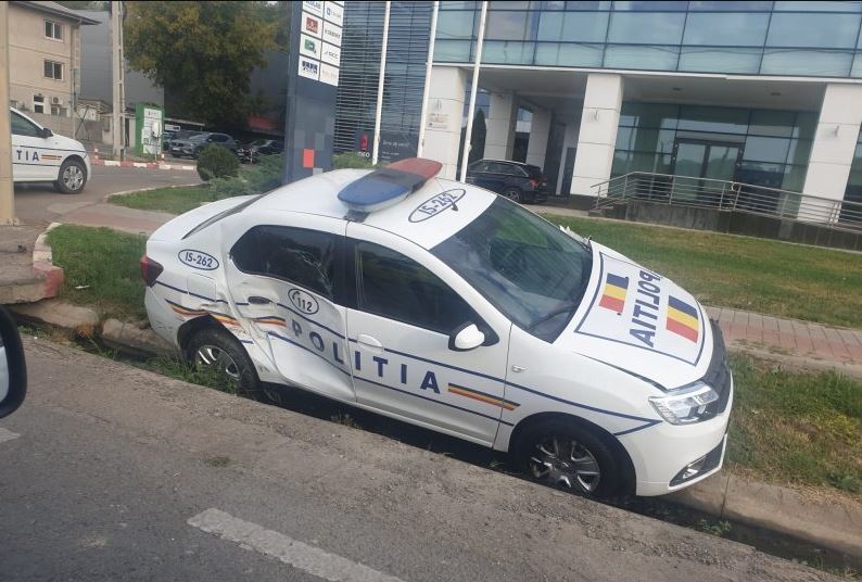 ACCIDENT în Iași. Două autospeciale de Poliție s-au ciocnit