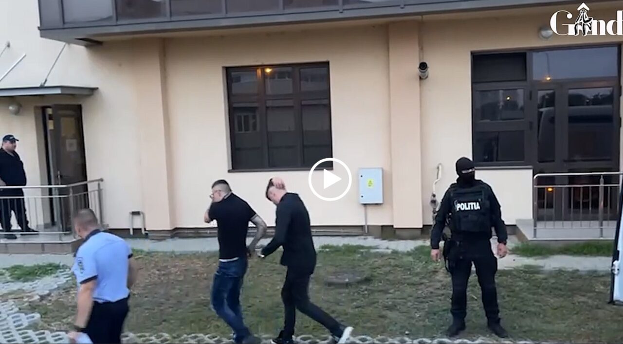 VIDEO. Cei opt bătăuși implicați în scandalul de sâmbătă din Craiova, aduși la judecătorie cu propunere de arestare preventivă
