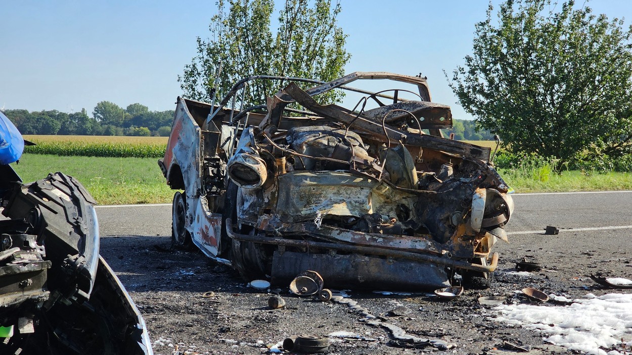 Trei oameni au MURIT într-un Trabant carbonizat, pe un drum din Germania, după o depășire neregulamentară a unui Volkswagen T-Roc