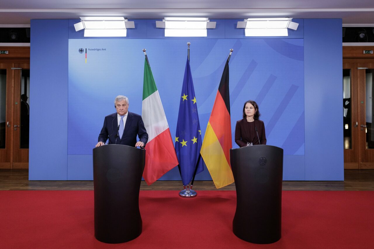 Tensiuni între Italia și Germania din cauza finanțării navelor umanitare care salvează imigranți în Marea Mediterană