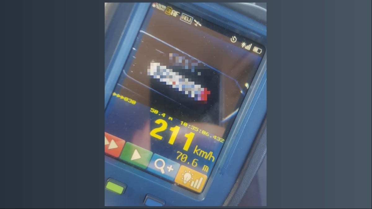 Șofer PRINS circulând cu 211 km/oră pe noul tronson de autostradă Nuşfalău – Suplacu de Barcău. Șoseaua de mare viteză a fost inaugurată joi