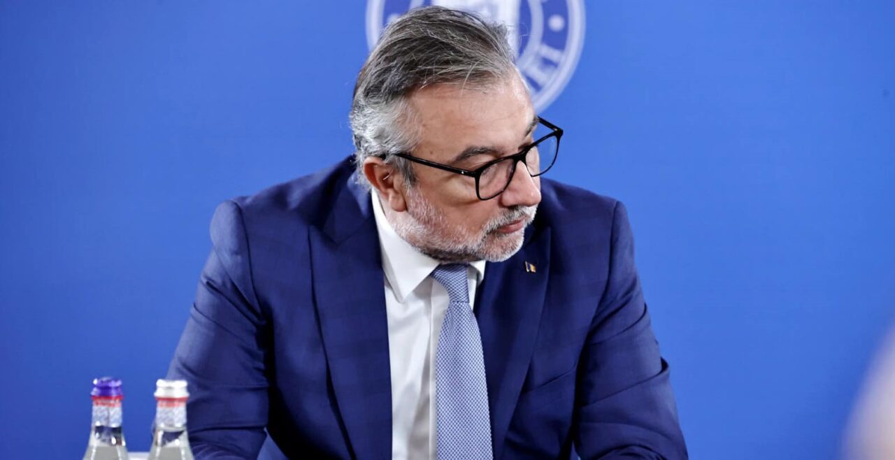 Lucian ROMAȘCANU: Trăim sfârșitul istoriei, așa cum o știam. Cine se bucură, nu înțelege