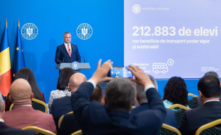 Transport verde pentru elevi. Guvernul alocă 250 de milioane de euro pentru microbuze școlare electrice