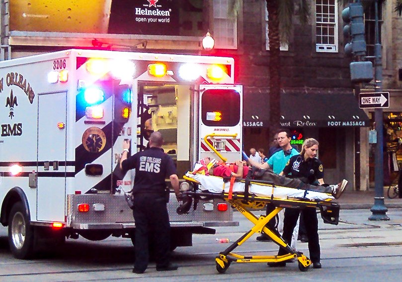 Tineri din România, EROI în Spania după ce i-au salvat viața unui bărbat înjunghiat. „Nu ne-am gândit dacă suntem sau nu în pericol”