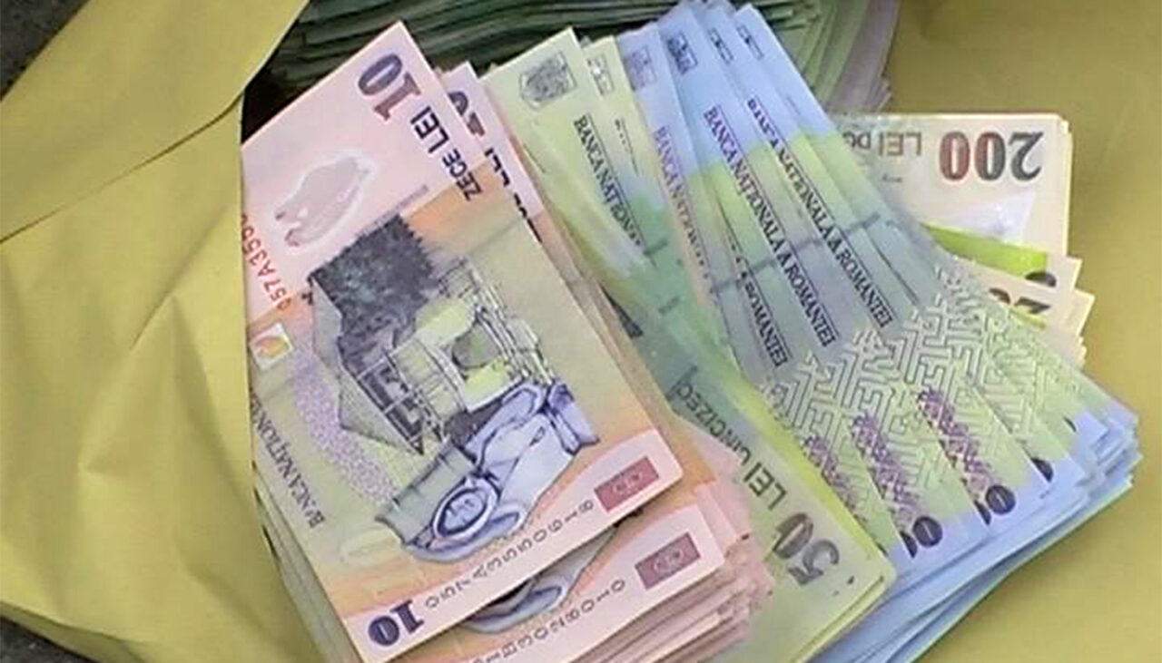 Cresc salariile pentru TOȚI acești români. Vor primi mai mulți bani de la 1 ianuarie 2024