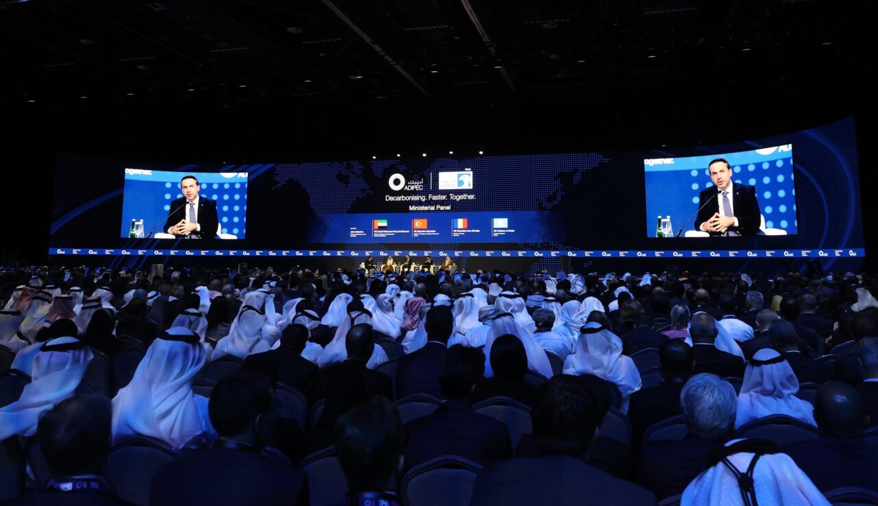 VIDEO | Ministrul Energiei, prezent la ceremonia de deschidere a ADIPEC 2023: „Întreaga lume se uită spre România drept lider în tranziția energetică”