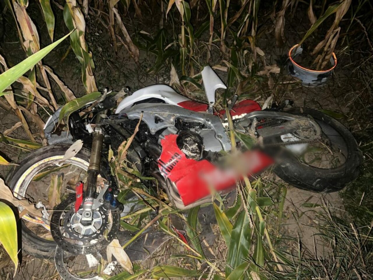 GALERIE FOTO | Un tânăr a murit, în urma unui grav accident de motocicletă / Tânăra care îl însoțea a ajuns la spital