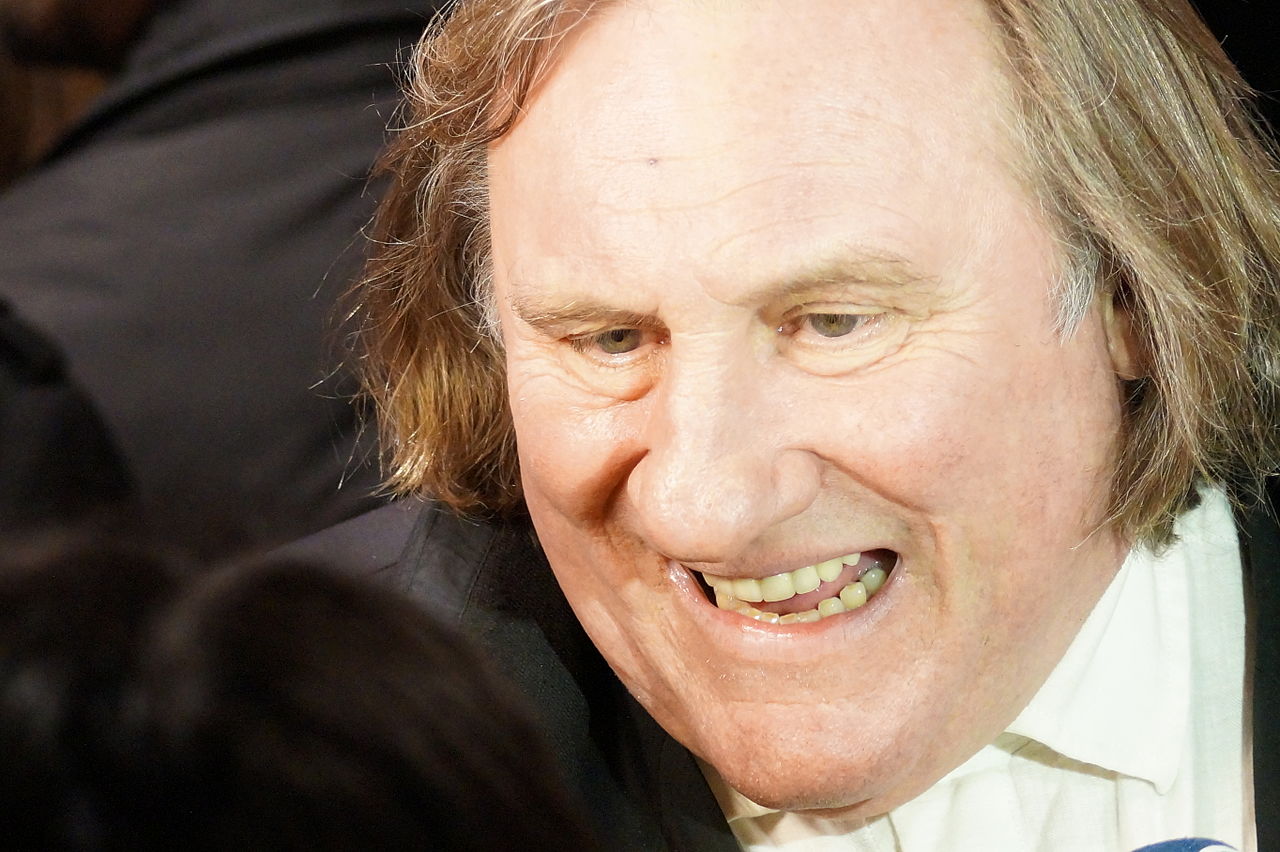 Gérard DEPARDIEU, trimis în judecată pentru viol și agresiune sexuală. „A venit o dată acasă și a urcat în camera mea”