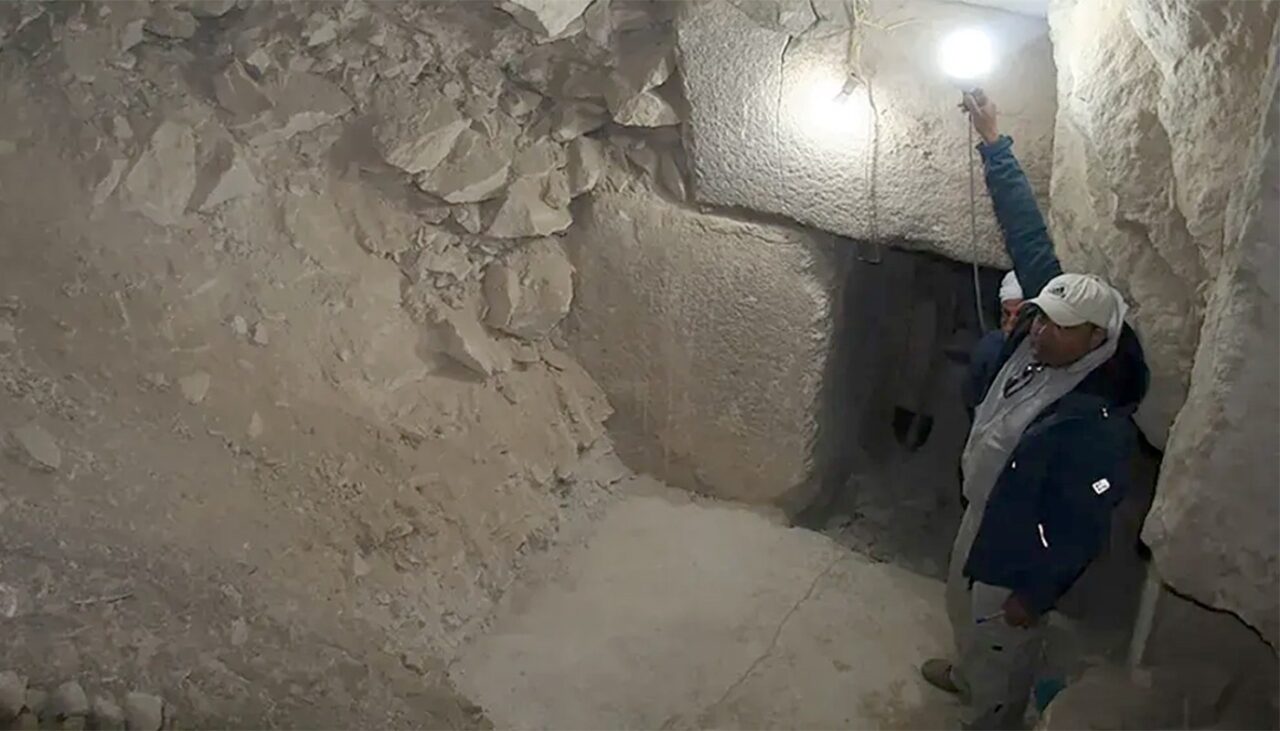 Descoperire IREALĂ într-o piramidă construită în urmă cu 4.400 de ani. Arheologii au fost uluiți când au intrat în coridorul secret