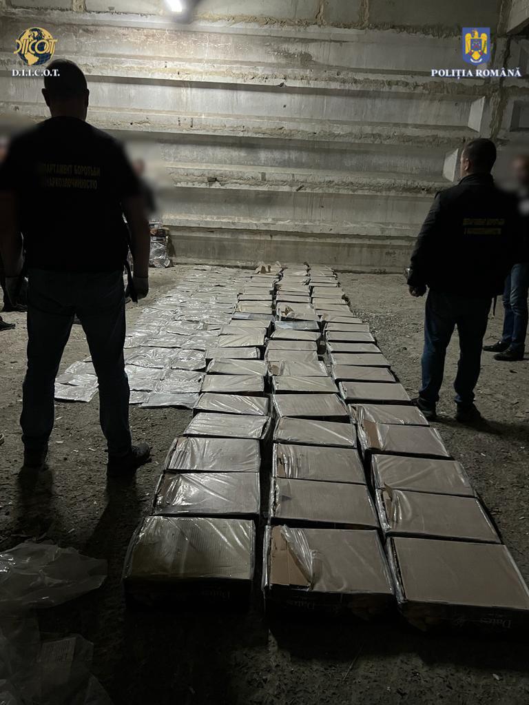 Percheziții DIICOT, după ce aproape 200 de kilograme de heroină au intrat în țară, prin Portul Constanța. Cum au fost ascunse drogurile