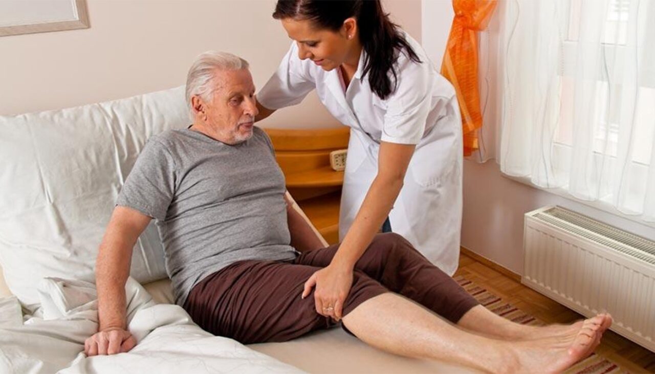 Ce a pățit o constănțeancă, după ce s-a angajat ca badantă în casa unui pensionar din Italia: „Voi, ROMÂNCELE, ați venit aici să ne…”