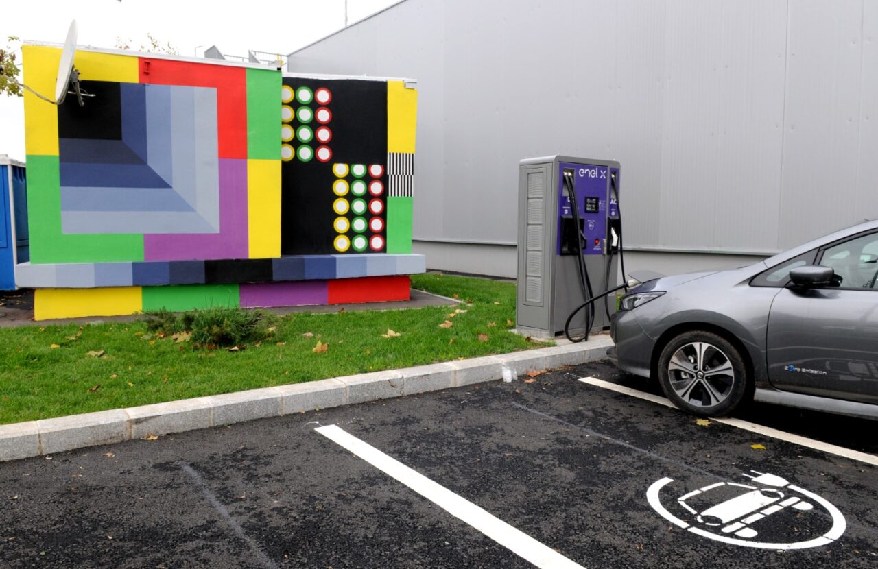Sectorul 4 va avea 50 de stații noi de încărcare a mașinilor electrice