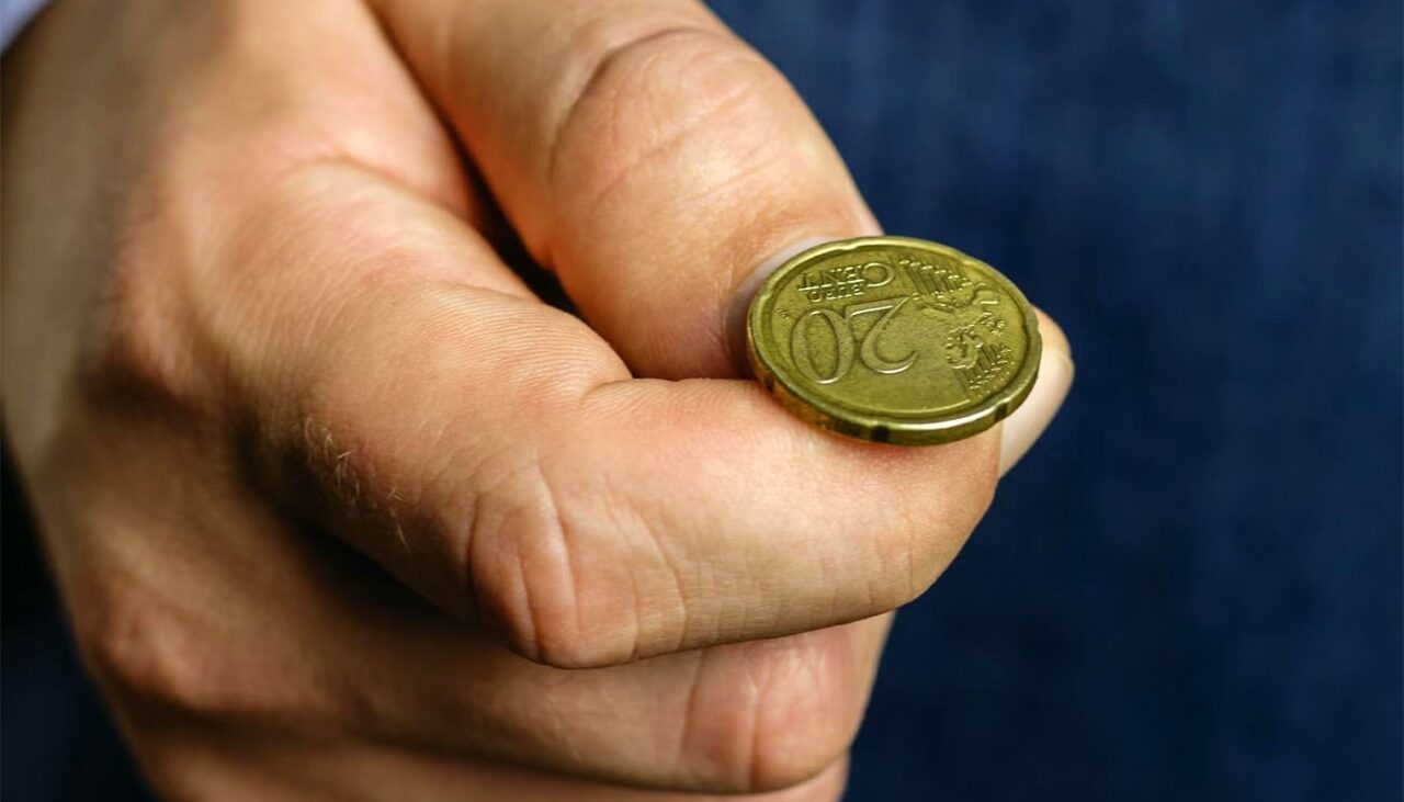 Descoperirea care dă totul peste cap. „Marca sau banul” nu are șanse 50%-50%, de fapt. Ce trebuie să alegi