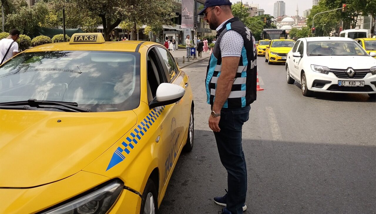 Anunțat telefonic de logodnica lui că s-a îndrăgostit de un coleg, un tânăr a luat taxiul din România în Austria. Ce a urmat când a ajuns acolo
