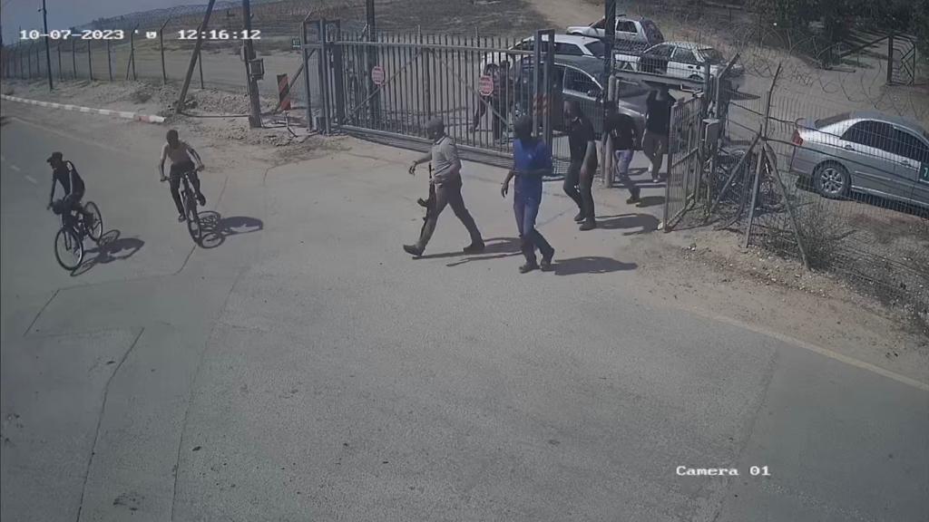 VIDEO | Noi imagini cu momentul în care teroriștii Hamas dau buzna în kibbutz Be’eri