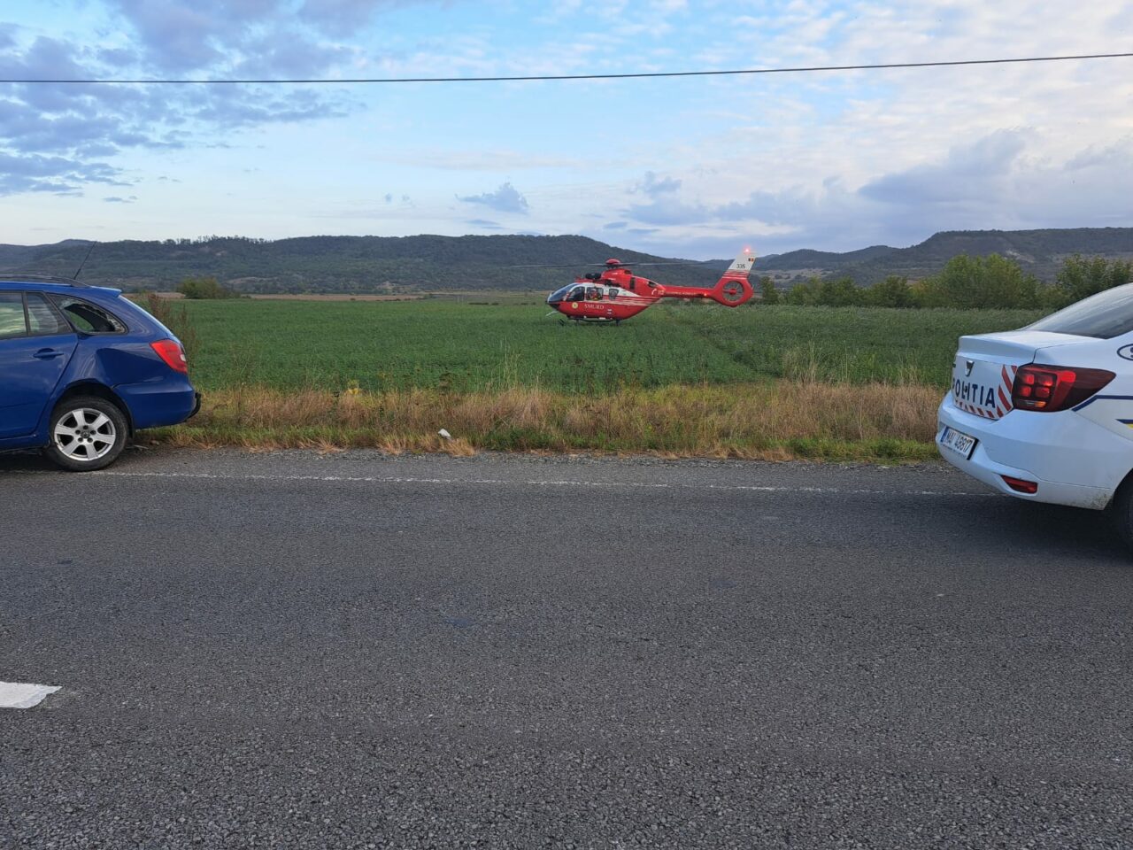 GALERIE FOTO. Accident grav pe DN 14, în Sibiu / Sunt două victime / A fost nevoie de intervenția elicopterului SMURD