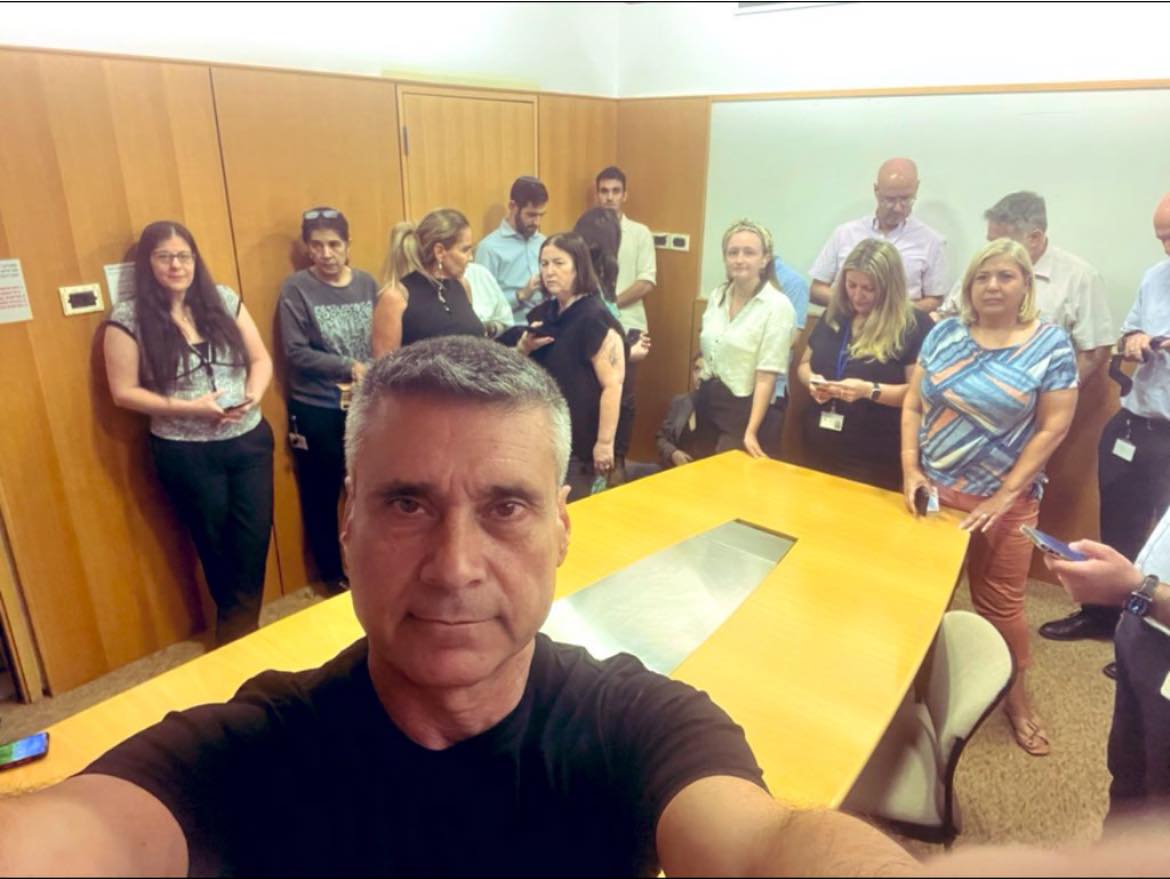 Fostul ambasador al Israelului în România, după ce sirenele de alertă cu rachete au răsunat în Israel. „Suntem în buncăr și suntem în siguranță”