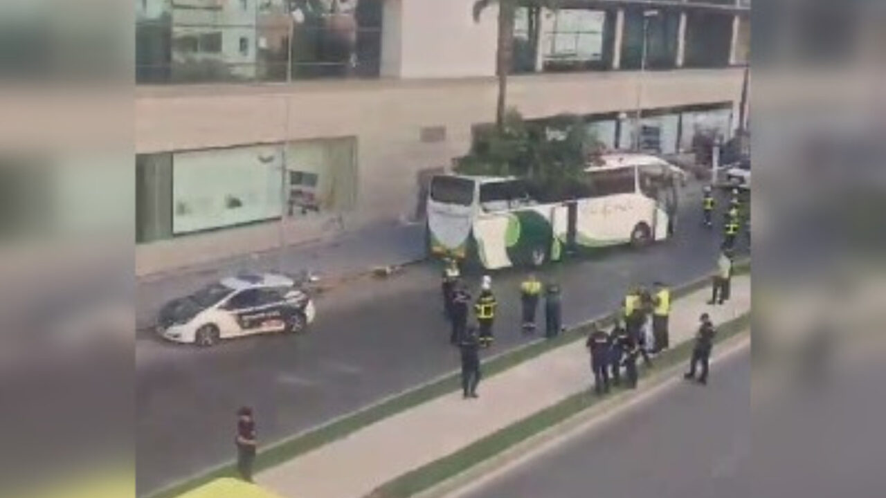 TRAGEDIE în Spania: Trei persoane au murit după ce un autocar a scăpat de sub control