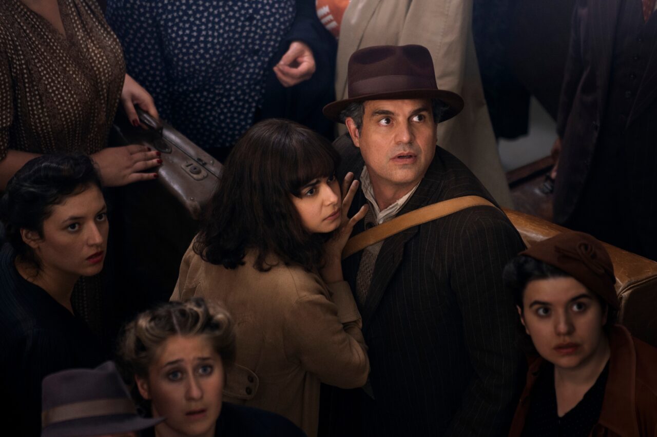 A fost lansat trailerul pentru ”All The Light We Cannot See”. Miniseria are premiera pe Netflix pe 2 noiembrie | VIDEO